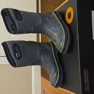 BOGS Kids Boots size 3